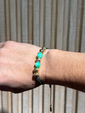 Pulsera tejida