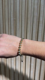 Pulsera tejida