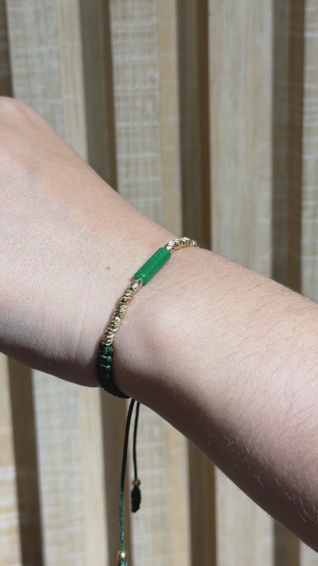 Pulsera tejida