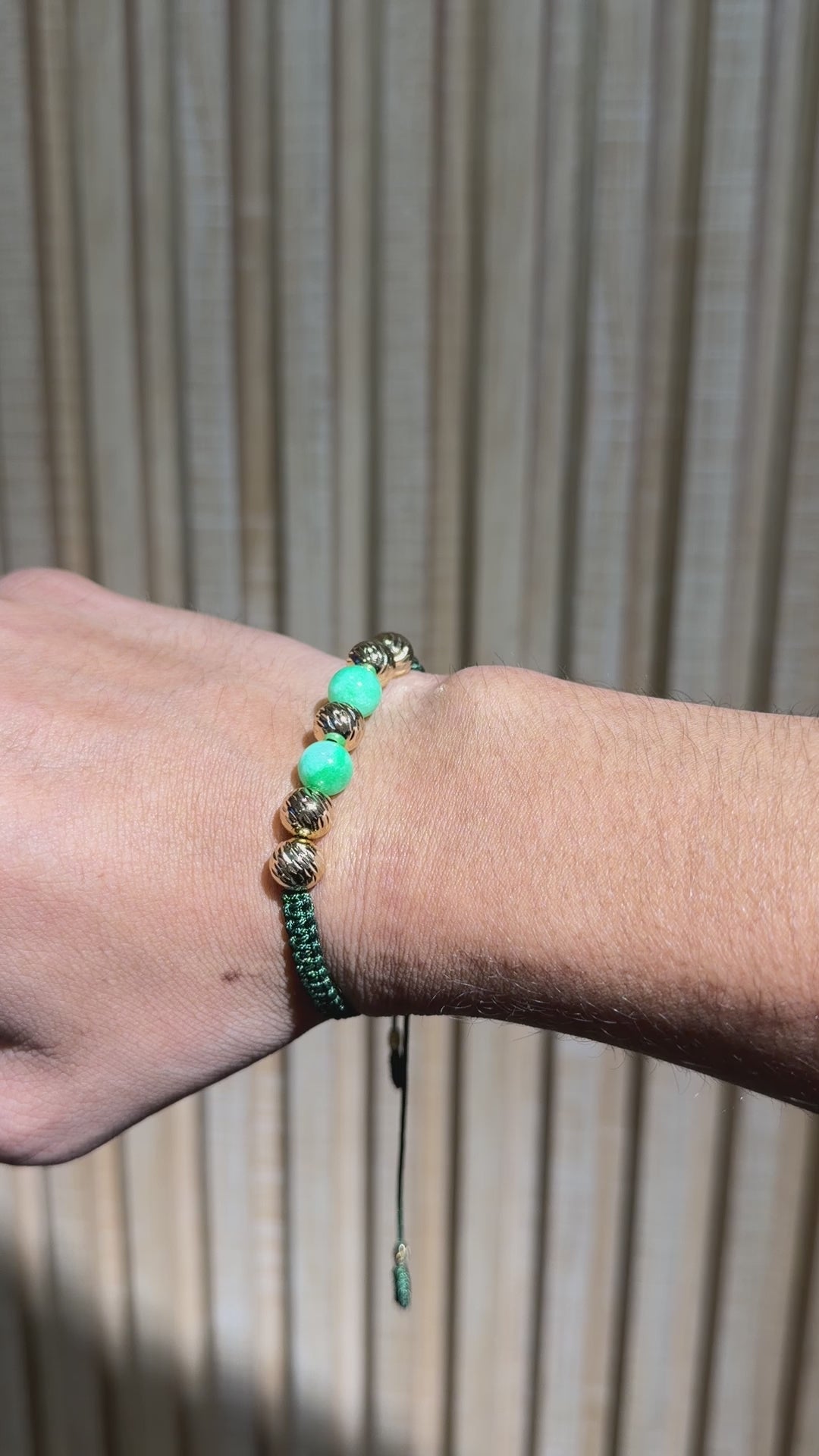 Pulsera tejida